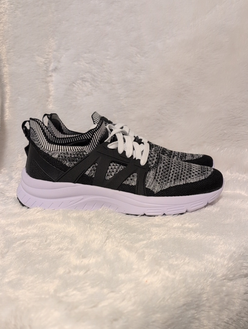 Avia Black & White Knit Men's Athletic Sneakers Sz 10: QuickFlash Oreo